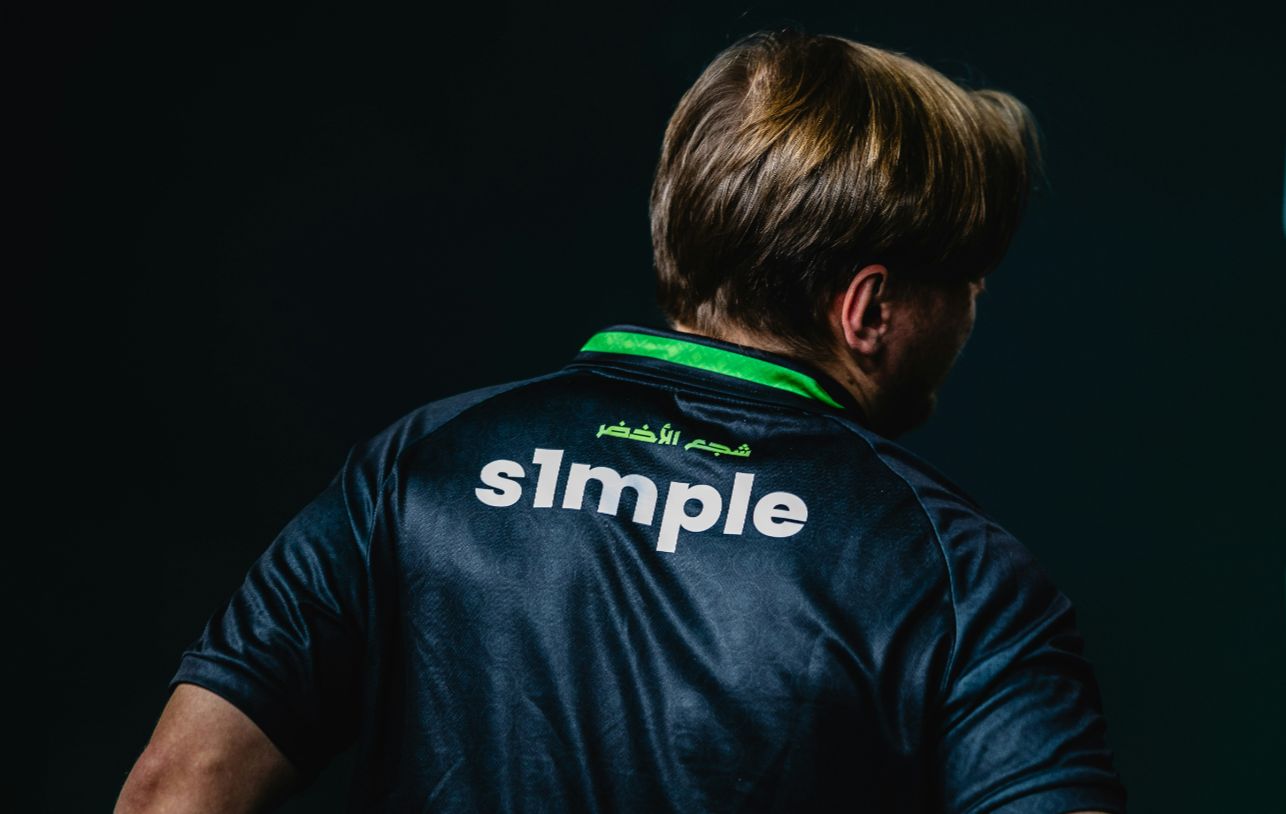 The MongolZ 意外地将 Senzu 放在替补席上;